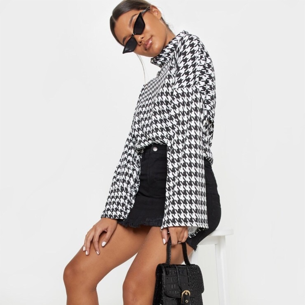 Roll neck oversized sweatshirt